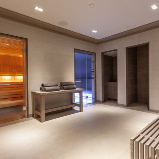 Zona de Aguas y Deep Tissue Massage en Seventy Spa del Hotel Seventy Barcelona 4* (Barcelona)