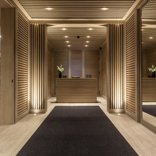 Zona de Aguas y Deep Tissue Massage en Seventy Spa del Hotel Seventy Barcelona 4* (Barcelona)