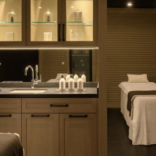 Zona de Aguas y Relaxing Massage en Seventy Spa del Hotel Seventy Barcelona 4* (Barcelona)