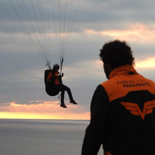 Simulador de Parapente con Realidad Virtual (Sopelana, Vizcaya)