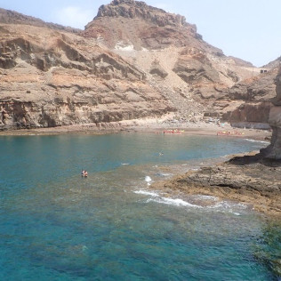 Kayak y Snorkel con Snack y Fotos por Cuevas Marinas (Mogán, Gran Canaria)