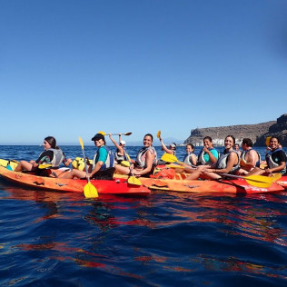 Kayak y Snorkel con Snack y Fotos por Cuevas Marinas (Mogán, Gran Canaria)