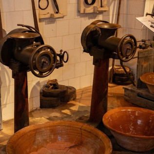 Visita Audio-Guiada al Museo de la Sobrasada La Luna con Degustación para dos (Sóller, Mallorca)