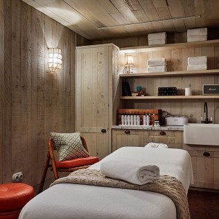Relax & Rosé: Masaje Relajante, Piscina Climatizada y Sauna en Cowshed Spa - Soho House Barcelona (Barcelona)