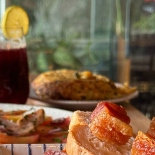 Crocata Duo: Comida o Cena para dos en Solo de Croquetas Reina Victoria (Madrid)
