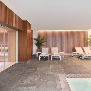 Circuito Spa, Masaje y Comida o Cena para dos en Hotel Marina Badalona 4* (Badalona, Barcelona)