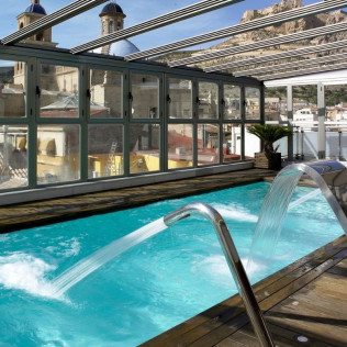 Circuito Spa, Menú Degustación en Hospes Amérigo 5* y Visita a Bodega Las Virtudes con Cata de Vinos y Aceites con Aperitivo para dos (Alicante)
