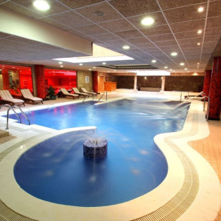 Circuito Spa en Centro Spa Minos y Visita a Bodegas Besalduch Valls & Bellmunt con Degustación para dos (Castellón)
