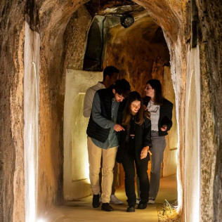 Circuito Spa y Visita a Bodega Subterránea con Cata de Vinos y Quesos o Dulces Artesanos para dos (Valladolid)