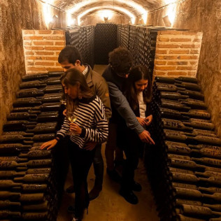 Circuito Spa y Visita a Bodega Subterránea con Cata de Vinos y Quesos o Dulces Artesanos para dos (Valladolid)