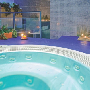 Circuito Spa y Visita a Bodega Subterránea con Cata de Vinos y Quesos o Dulces Artesanos para dos (Valladolid)
