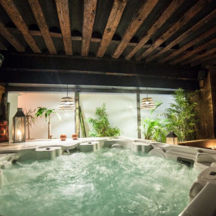 Circuito Onsen Spa y Masaje para dos en Esenzias en el centro de Madrid (Madrid)