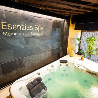 Circuito Onsen Spa y Masaje para dos en Esenzias en el centro de Madrid (Madrid)
