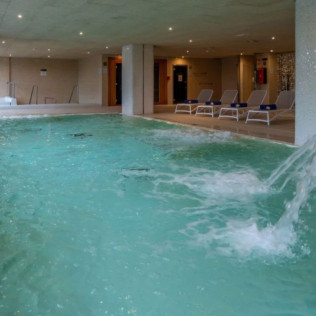 Circuito Spa, Masaje y Comida o Cena en Dolce by Wyndham Barcelona Resort 4* Sup (Sant Esteve Sesrovires, Barcelona)