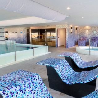 Spa & Bites: Circuito Spa, Tapa y Bebidas para dos en Alexandre Hotel Frontair Congress 4* (Sant Boi, Barcelona)