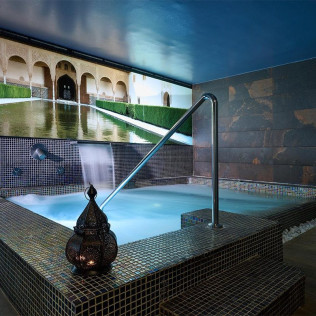 Circuito Termal y Masaje para dos en Gran Hotel Luna de Granada 4* (Granada)