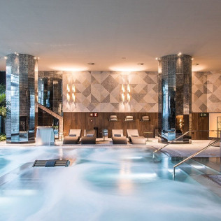 Circuito Spa en OASIS Wellness & Spa y Masaje Terapéutico o Deportivo en Grand Hyatt Barcelona 5* (Barcelona)