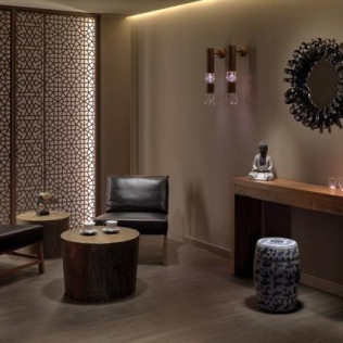 Circuito Spa y Masaje para dos en H10 Estepona Palace Spa 4* (Málaga)