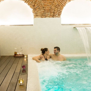Acceso a Piscina Termal y Masaje Balinés para dos en Hospes Puerta de Alcalá 5* (Madrid)