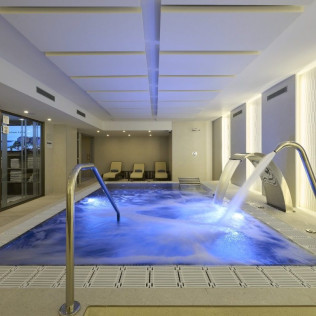 Circuito Spa, Masaje y Desayuno en Hotel Catalonia La Maquinista 4* (Barcelona)