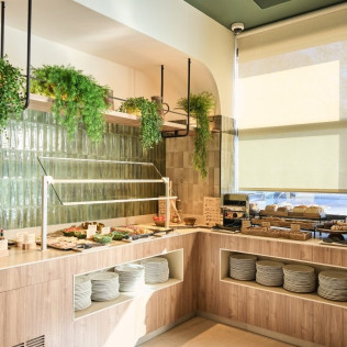 Circuito Spa, Masaje y Desayuno en Hotel Catalonia La Maquinista 4* (Barcelona)