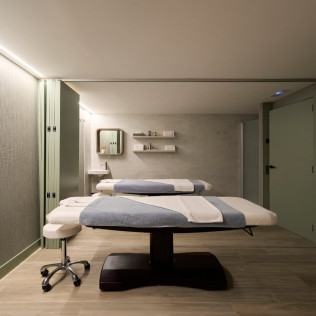Circuito Spa, Masaje y Desayuno en Hotel Catalonia La Maquinista 4* (Barcelona)