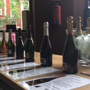 Circuito Spa y Masaje en Esenzias con Degustación de Vinos y Tapas para dos (Madrid) 