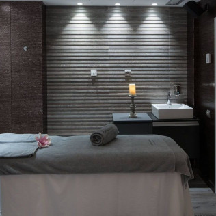 Circuito Spa, Masaje y Comida para dos en Hotel Catalonia Plaza Catalunya 4* (Barcelona)