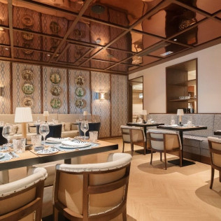 Acceso a Piscina Termal, Masaje Oriental y Comida o Cena para Parejas en Spa Hospes Puerta de Alcalá 5* (Madrid)