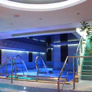 Circuito Spa y Masaje Relajante para dos en Balneario Aquatherapia (Salamanca)