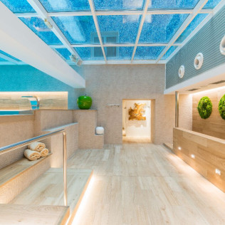 Circuito Spa Mare Nostrum, Masaje Relajante y Copa en Rooftop en Sallés Hotel Pere IV 4* (Barcelona)