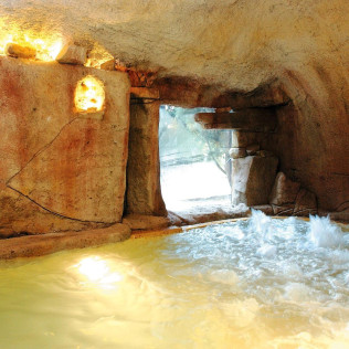 Circuito Spa Aquatonic y Masaje para dos en Hotel Termes de Montbrió 4* (Tarragona)