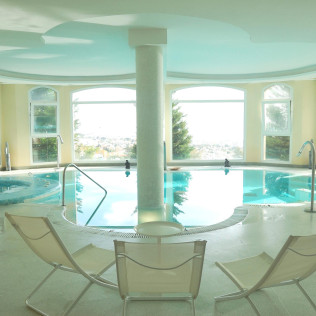 Circuito Spa, Masaje Cervical y Menú para dos en Spa Sensara (Benalmádena, Málaga)