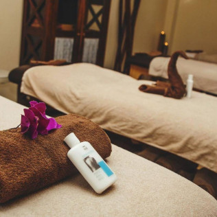 Circuito Spa, Masaje Cervical y Menú para dos en Spa Sensara (Benalmádena, Málaga)