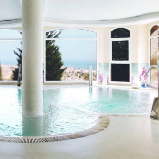 Circuito Spa, Masaje Cervical y Menú para dos en Spa Sensara (Benalmádena, Málaga)