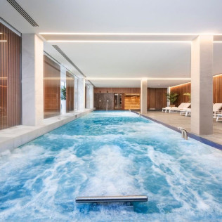 Moto de Agua y Circuito Spa para dos en Hotel Marina Badalona 4* (Badalona, Barcelona)