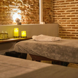 Circuito Onsen Spa Deluxe Privado: Zona Relax y Masaje para dos en Esenzias (Madrid)