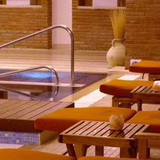 Paseo a Caballo por el Montseny con Circuito Spa y Comida en Hotel Balneario Blancafort 4* para dos (Barcelona)