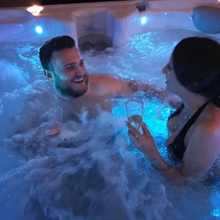 Spa Privado con Jacuzzi para dos en Bulle d'Eden (Bayona, Francia)