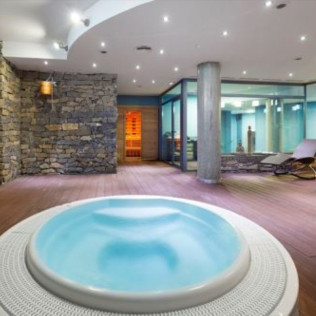 Circuito Spa Privado para dos en Spa MasMonzón (Monzón, Huesca)