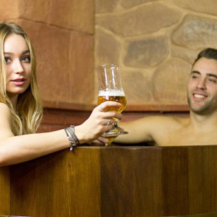 Circuito Beer Spa Privado y Masaje para dos (Huelva)