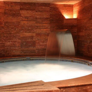 Aromatic Experience: Circuito Spa con Aguas Termales y Masaje en RVHotels Spa Vila de Caldes 4* (Caldes de Montbui, Barcelona)