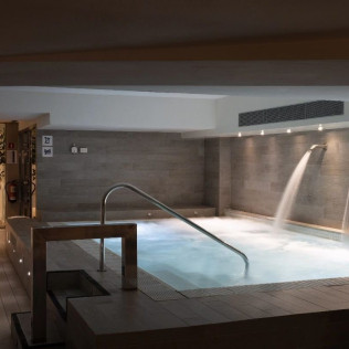 Circuito Spa y Masaje Corporal para dos en Hotel Catalonia Atenas 4* (Barcelona)