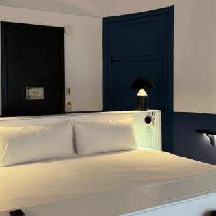 Suite Ovalada con Desayuno en Hotel Boutique Divino (Figueres, Girona)