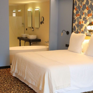 Junior Suite con Desayuno en Hotel Boutique Divino (Figueres, Girona)