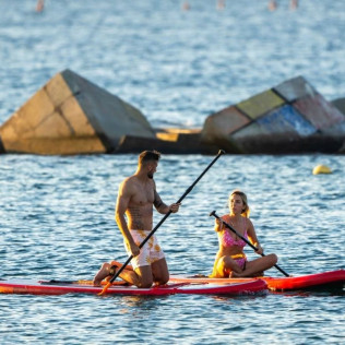 Paddle Surf al Atardecer con Fotos, Instructor y Cerveza (Barcelona)