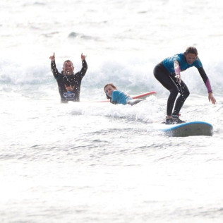 Clase de Surf con Fotos en Playa Las Américas (Arona, Santa Cruz de Tenerife)