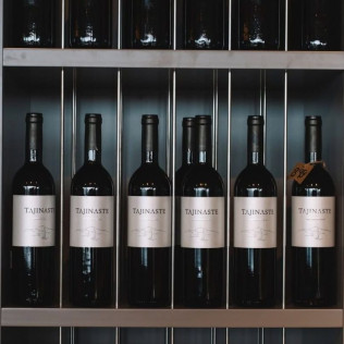 Cata de Vino y Picoteo Gourmet para dos en Bodega Tajinaste (La Orotava, Tenerife)