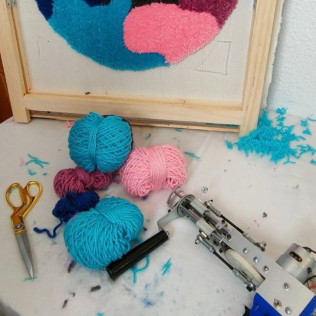 Taller de Iniciación de Tufting en Apachucharte Espacio Artesano (Madrid)