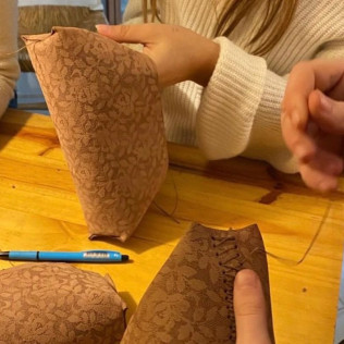Taller de Creación de Calzado: Crea Tus Propias Sandalias en Nómada Atelier (Ciutadella de Menorca, Menorca)